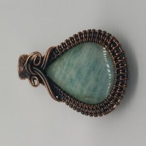 732- Handmade Natural Stone Pendant Necklace NWT